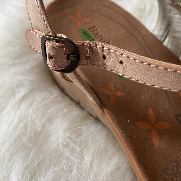Baretraps Hammond Tan Floral Strappy Wedge Sandals Size 8 - Picture 6 of 6